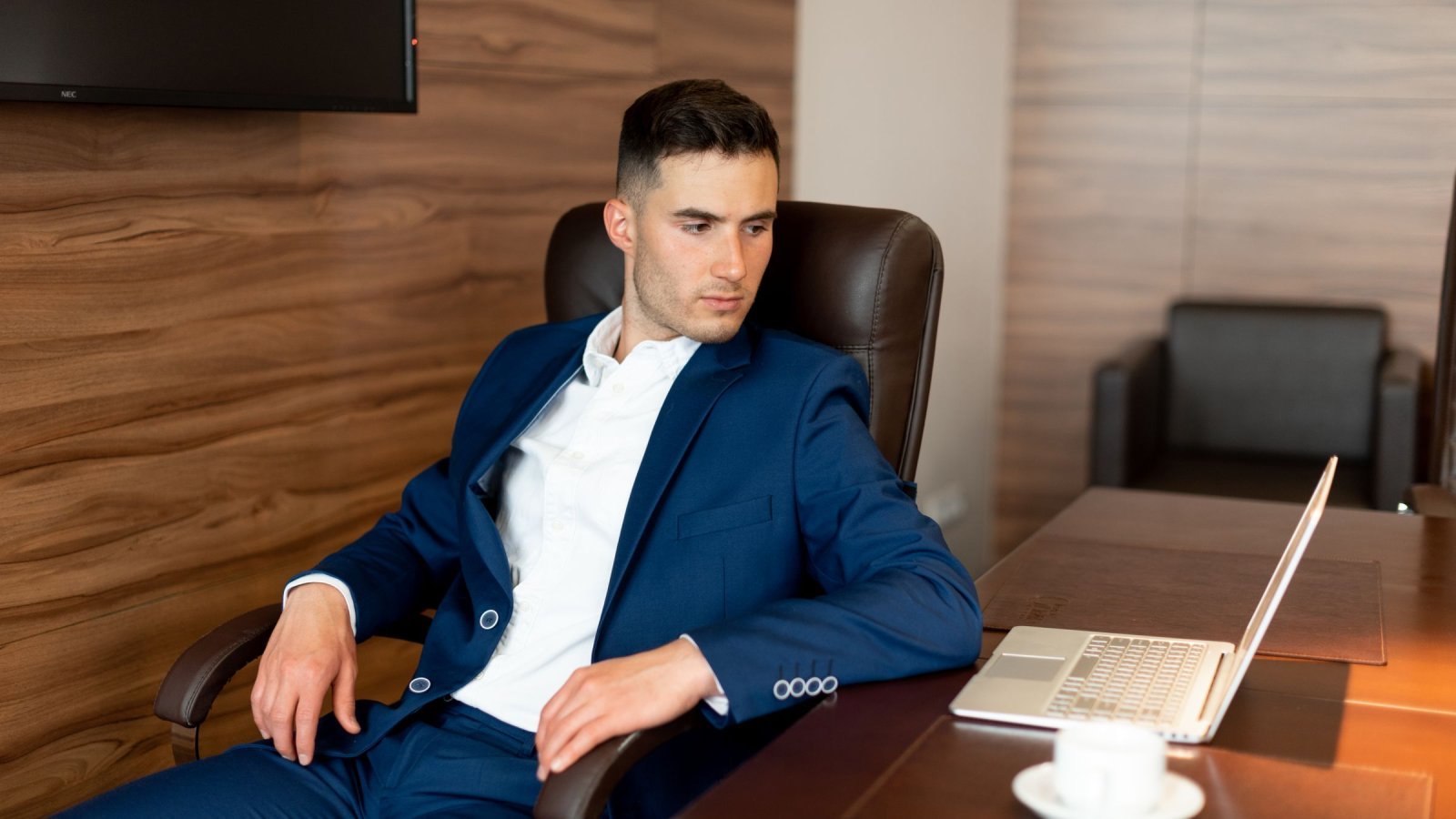 Level 5 Extended Diploma in Business Management (QUALIFI)